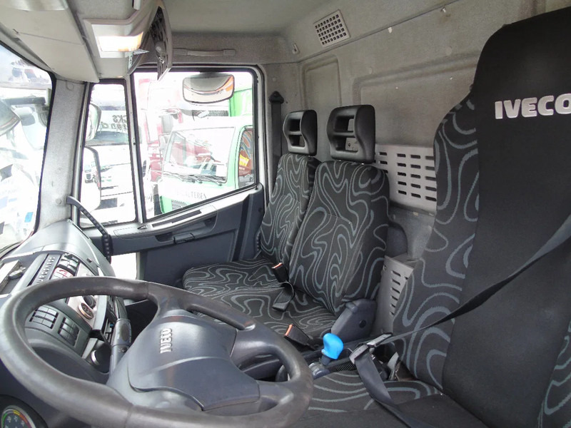 Iveco Eurocargo 190EL28 + LIFT + EURO 5 - Plachtové nákladné vozidlo: obrázok 4 Iveco Eurocargo 190EL28 + LIFT + EURO 5 - Plachtové nákladné vozidlo: obrázok 4