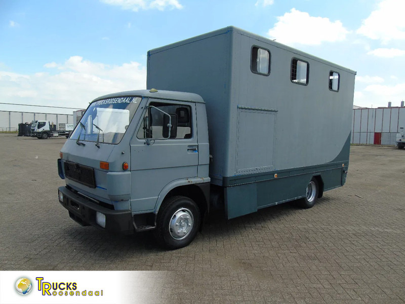 MAN 10 .150 + 2-3 HORSES + MANUAL - Nákladné auto na prepravu koní: obrázok 1 MAN 10 .150 + 2-3 HORSES + MANUAL - Nákladné auto na prepravu koní: obrázok 1