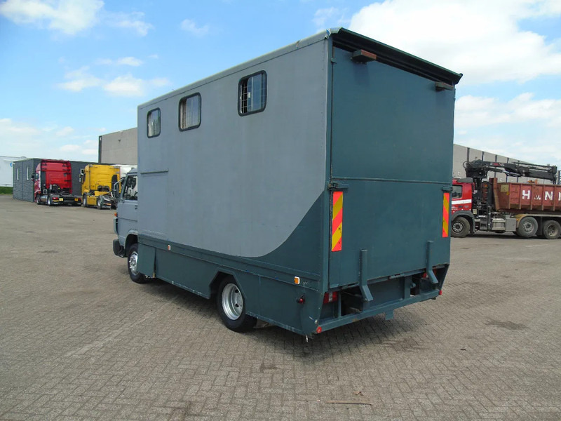 MAN 10 .150 + 2-3 HORSES + MANUAL - Nákladné auto na prepravu koní: obrázok 4 MAN 10 .150 + 2-3 HORSES + MANUAL - Nákladné auto na prepravu koní: obrázok 4