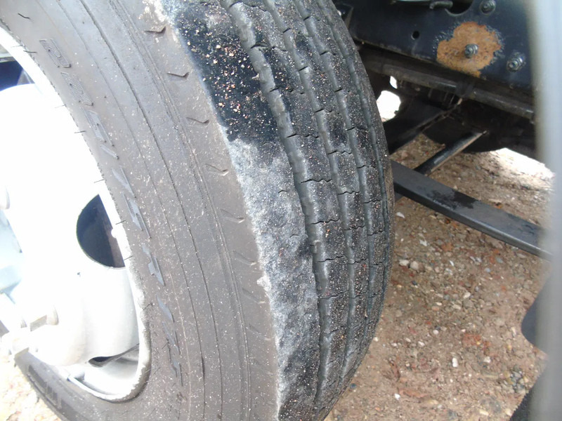 Nákladné vozidlo na prepravu automobilov MAN TGL 8.180 + winch + MANUAL + EURO 5 + system working + platform 6 meter: obrázok 15 Nákladné vozidlo na prepravu automobilov MAN TGL 8.180 + winch + MANUAL + EURO 5 + system working + platform 6 meter: obrázok 15