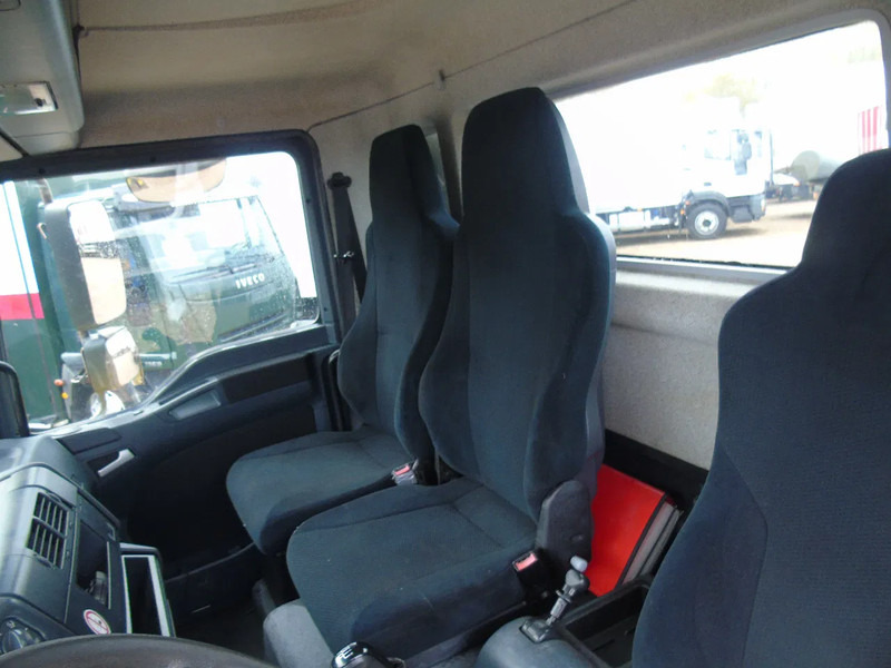 Nákladné vozidlo na prepravu automobilov MAN TGL 8.180 + winch + MANUAL + EURO 5 + system working + platform 6 meter: obrázok 10 Nákladné vozidlo na prepravu automobilov MAN TGL 8.180 + winch + MANUAL + EURO 5 + system working + platform 6 meter: obrázok 10