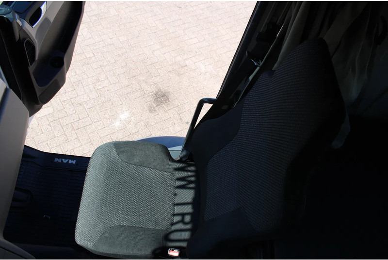 Hákový nosič kontajnerov MAN TGS 28.460 + 6X2 + HOOKSYSTEM 20TONS + EURO 6: obrázok 18 Hákový nosič kontajnerov MAN TGS 28.460 + 6X2 + HOOKSYSTEM 20TONS + EURO 6: obrázok 18