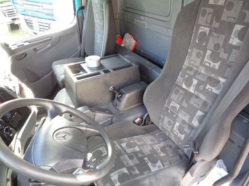 Mercedes-Benz AXOR 1823 + Dhollandia Lift - Skříňový nákladní auto: obrázok 4 Mercedes-Benz AXOR 1823 + Dhollandia Lift - Skříňový nákladní auto: obrázok 4