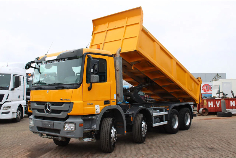 Mercedes-Benz Actros 3241 8x4 + SPRING SPRING BLATT + EURO 5 - Sklápač: obrázok 2 Mercedes-Benz Actros 3241 8x4 + SPRING SPRING BLATT + EURO 5 - Sklápač: obrázok 2