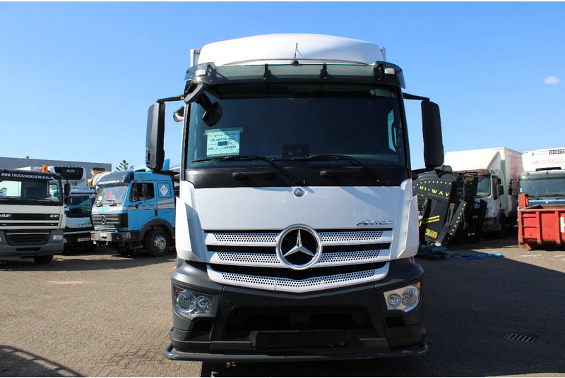 Mercedes-Benz Antos 1924 + THERMO KING 1200 + LIFT + EURO 6 - Chladirenské nákladné vozidlo: obrázok 4 Mercedes-Benz Antos 1924 + THERMO KING 1200 + LIFT + EURO 6 - Chladirenské nákladné vozidlo: obrázok 4