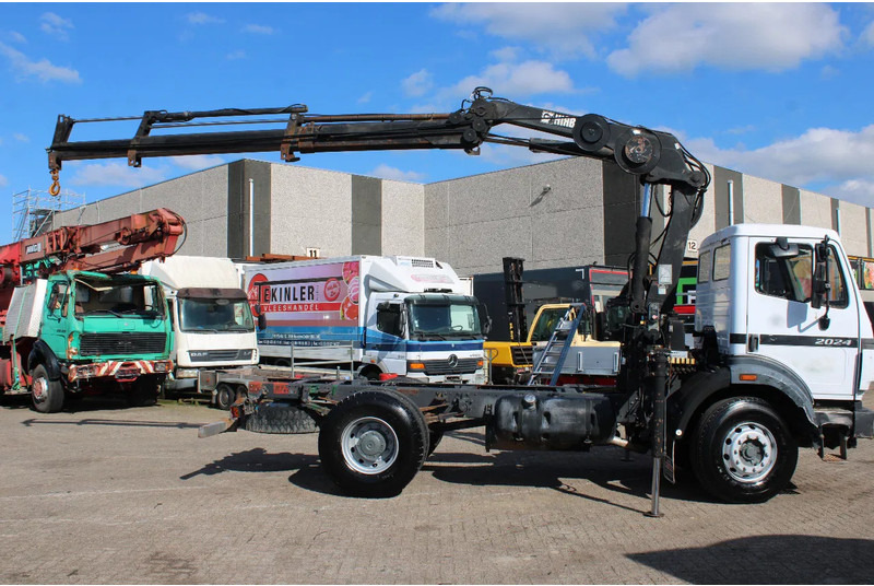 Mercedes-Benz SK 2024 + HIAB 125 + MANUAL - Auto s hydraulickou rukou: obrázok 4 Mercedes-Benz SK 2024 + HIAB 125 + MANUAL - Auto s hydraulickou rukou: obrázok 4