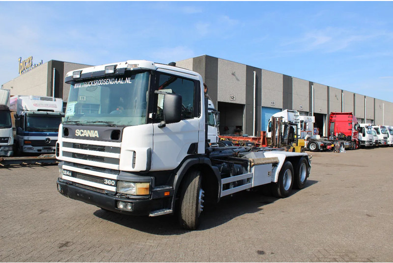 Scania P124-360 + HOOK + 6X2 + MANUAL + EURO 2 - Hákový nosič kontajnerov: obrázok 3 Scania P124-360 + HOOK + 6X2 + MANUAL + EURO 2 - Hákový nosič kontajnerov: obrázok 3