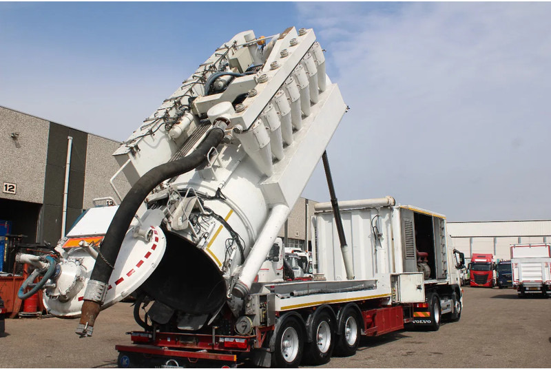 Stokota ECOTA + 16.600 LITER + VOLVO ENGINE S/P + TIPPER / VACUUM WITTIG - Cisternový náves: obrázok 3 Stokota ECOTA + 16.600 LITER + VOLVO ENGINE S/P + TIPPER / VACUUM WITTIG - Cisternový náves: obrázok 3