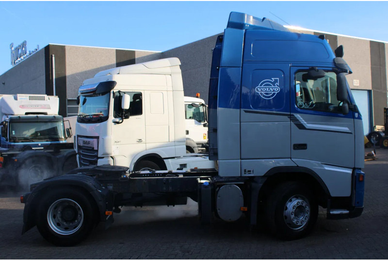 Volvo FH 12.440 + xl cab + manual + EURO 5 - Ťahač: obrázok 2 Volvo FH 12.440 + xl cab + manual + EURO 5 - Ťahač: obrázok 2