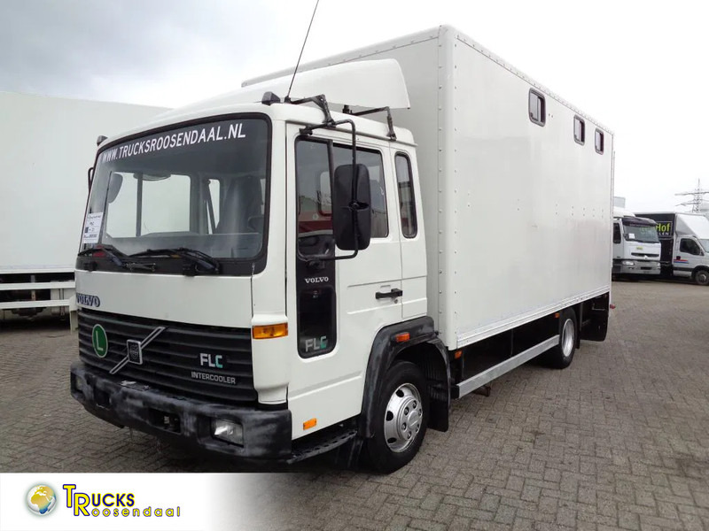 Volvo FLC + Manual + Horse transport - Nákladné auto na prepravu koní: obrázok 1 Volvo FLC + Manual + Horse transport - Nákladné auto na prepravu koní: obrázok 1