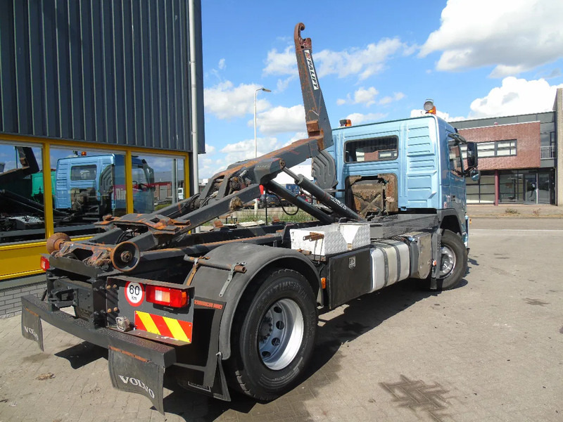 Volvo FM 340 + MANUAL + 19T - Hákový nosič kontajnerov: obrázok 3 Volvo FM 340 + MANUAL + 19T - Hákový nosič kontajnerov: obrázok 3