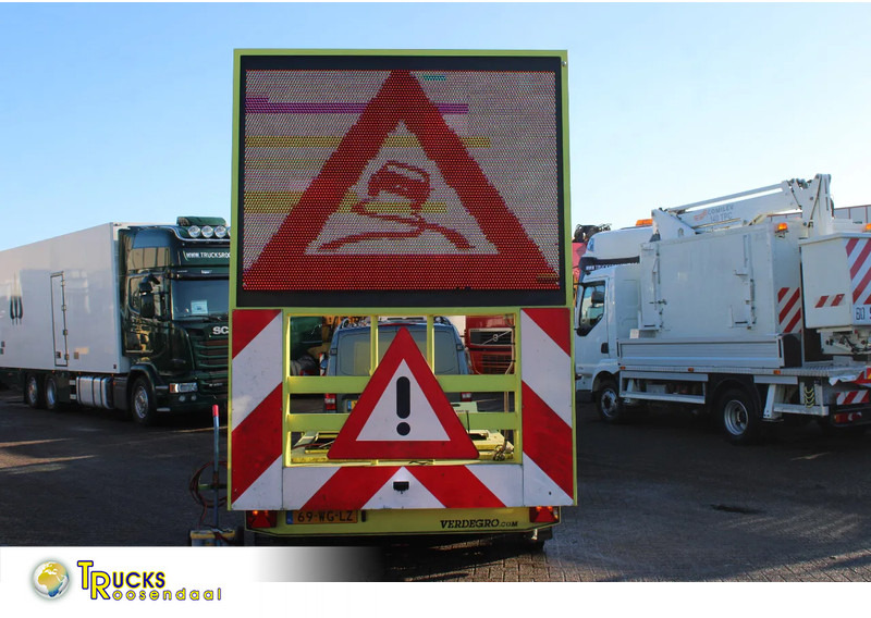 Verdegro screen projector full complete with laptop/software - Predajná príves: obrázok 1 Verdegro screen projector full complete with laptop/software - Predajná príves: obrázok 1