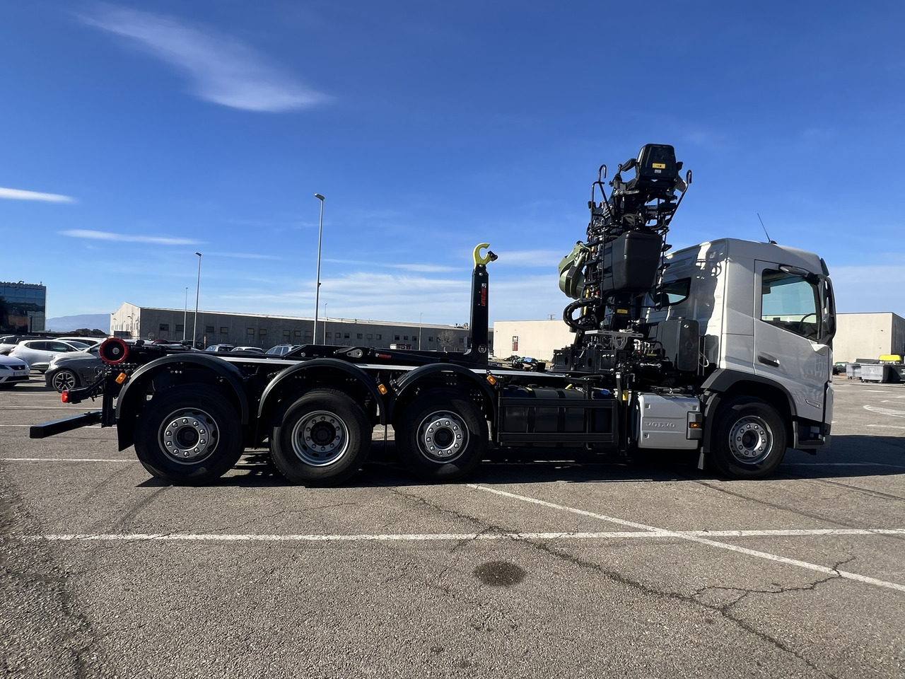 CAMIÓN VOLVO FM - Auto s hydraulickou rukou: obrázok 3 CAMIÓN VOLVO FM - Auto s hydraulickou rukou: obrázok 3