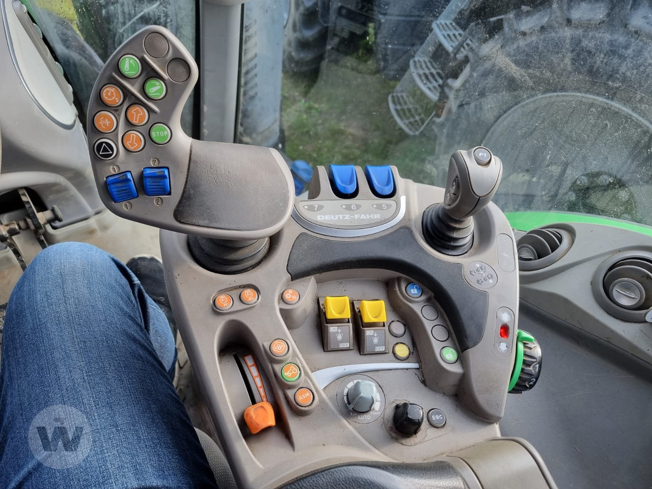 Deutz Agrotron 6175 RC SHIFT - Traktor: obrázok 5 Deutz Agrotron 6175 RC SHIFT - Traktor: obrázok 5