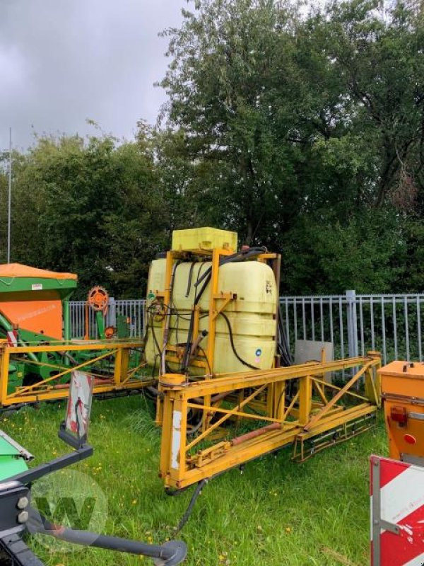Dubex 1200l - Postrekovač za traktor: obrázok 2 Dubex 1200l - Postrekovač za traktor: obrázok 2
