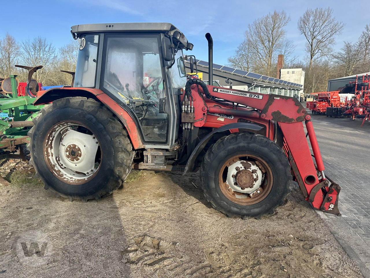 Massey Ferguson 4235 - Traktor: obrázok 1 Massey Ferguson 4235 - Traktor: obrázok 1