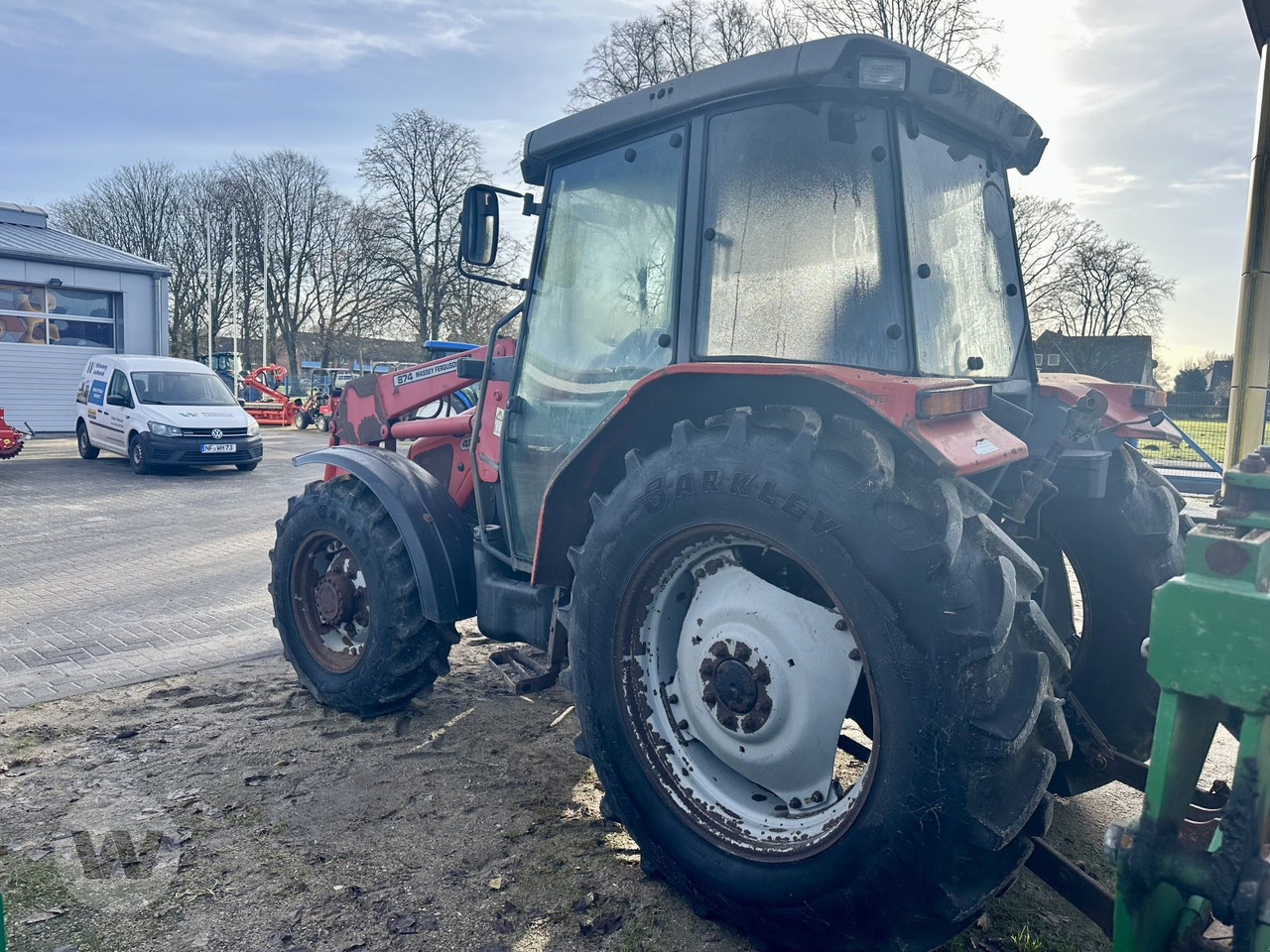 Massey Ferguson 4235 - Traktor: obrázok 4 Massey Ferguson 4235 - Traktor: obrázok 4