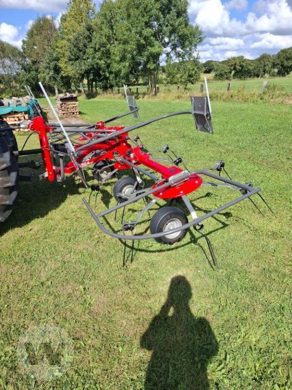 Massey Ferguson TD 524 DN - Obracač sena: obrázok 3 Massey Ferguson TD 524 DN - Obracač sena: obrázok 3