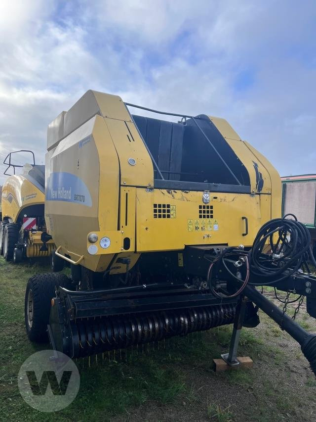 New Holland BR 7070 - Lis na okrúhle balíky: obrázok 2 New Holland BR 7070 - Lis na okrúhle balíky: obrázok 2