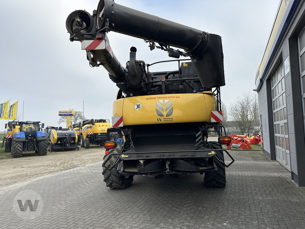 New Holland CR 10.90 - Obilný kombajn: obrázok 2 New Holland CR 10.90 - Obilný kombajn: obrázok 2