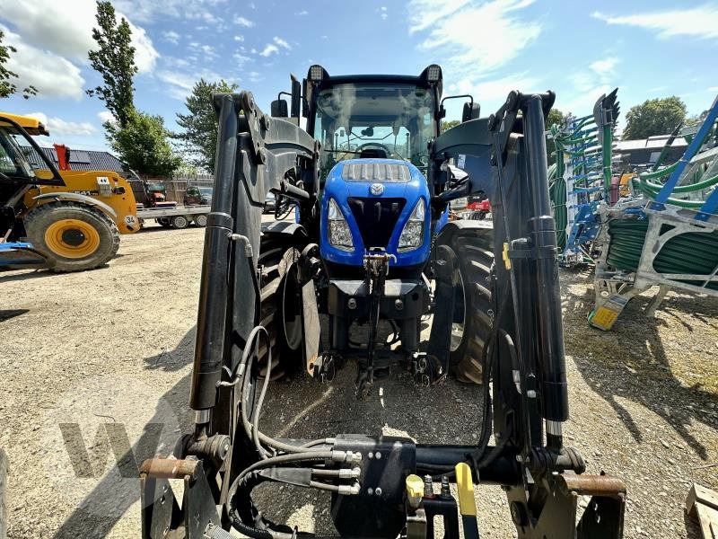 New Holland T 4.65 - Traktor: obrázok 4 New Holland T 4.65 - Traktor: obrázok 4