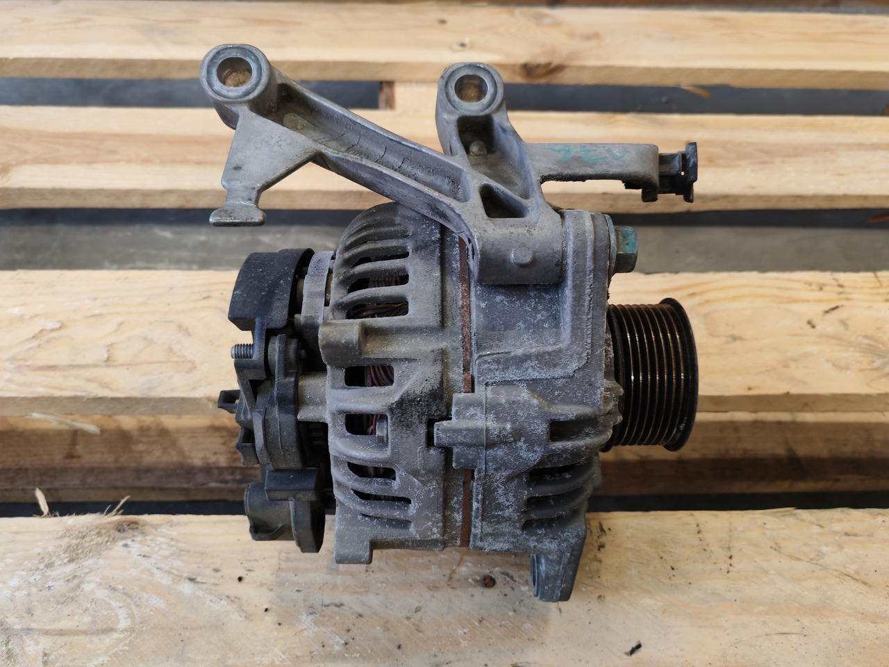 MAN TGS TGX EURO 6 / D2676 LF51 / ALTERNATOR / 51261017283 - Alternátor: obrázok 2 MAN TGS TGX EURO 6 / D2676 LF51 / ALTERNATOR / 51261017283 - Alternátor: obrázok 2