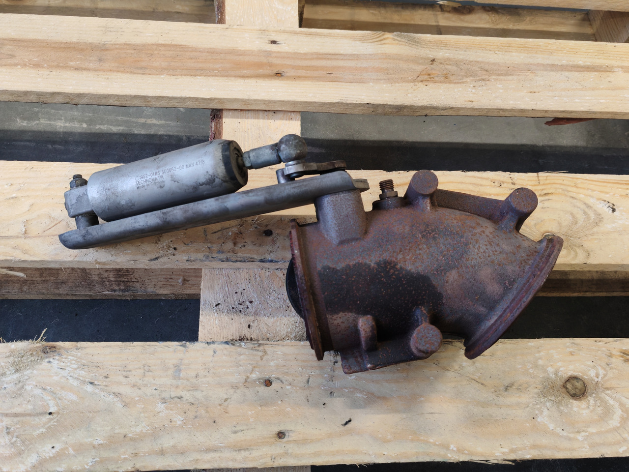 MAN TGS TGX EURO 6 / D2676LF51 / ENGINE BRAKE / 51152016270 - Motor a diely: obrázok 2 MAN TGS TGX EURO 6 / D2676LF51 / ENGINE BRAKE / 51152016270 - Motor a diely: obrázok 2