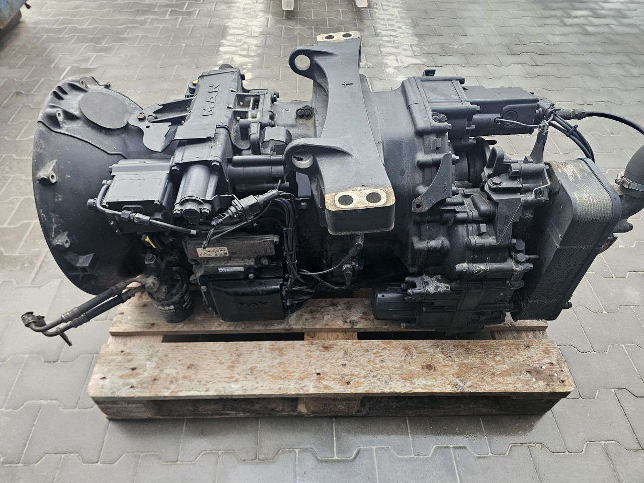 MAN TGS TGX EURO 6 / GRS TIPMATIC GEARBOX RETARDER / 81320046462 - Prevodovka: obrázok 5 MAN TGS TGX EURO 6 / GRS TIPMATIC GEARBOX RETARDER / 81320046462 - Prevodovka: obrázok 5