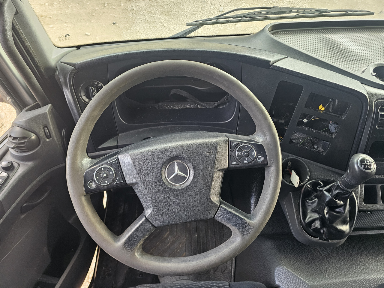 MERCEDES-BENZ ATEGO MP4 EURO 6 / DASHBOARD - RHD to LHD SWITCH SET - Palubná doska: obrázok 3 MERCEDES-BENZ ATEGO MP4 EURO 6 / DASHBOARD - RHD to LHD SWITCH SET - Palubná doska: obrázok 3