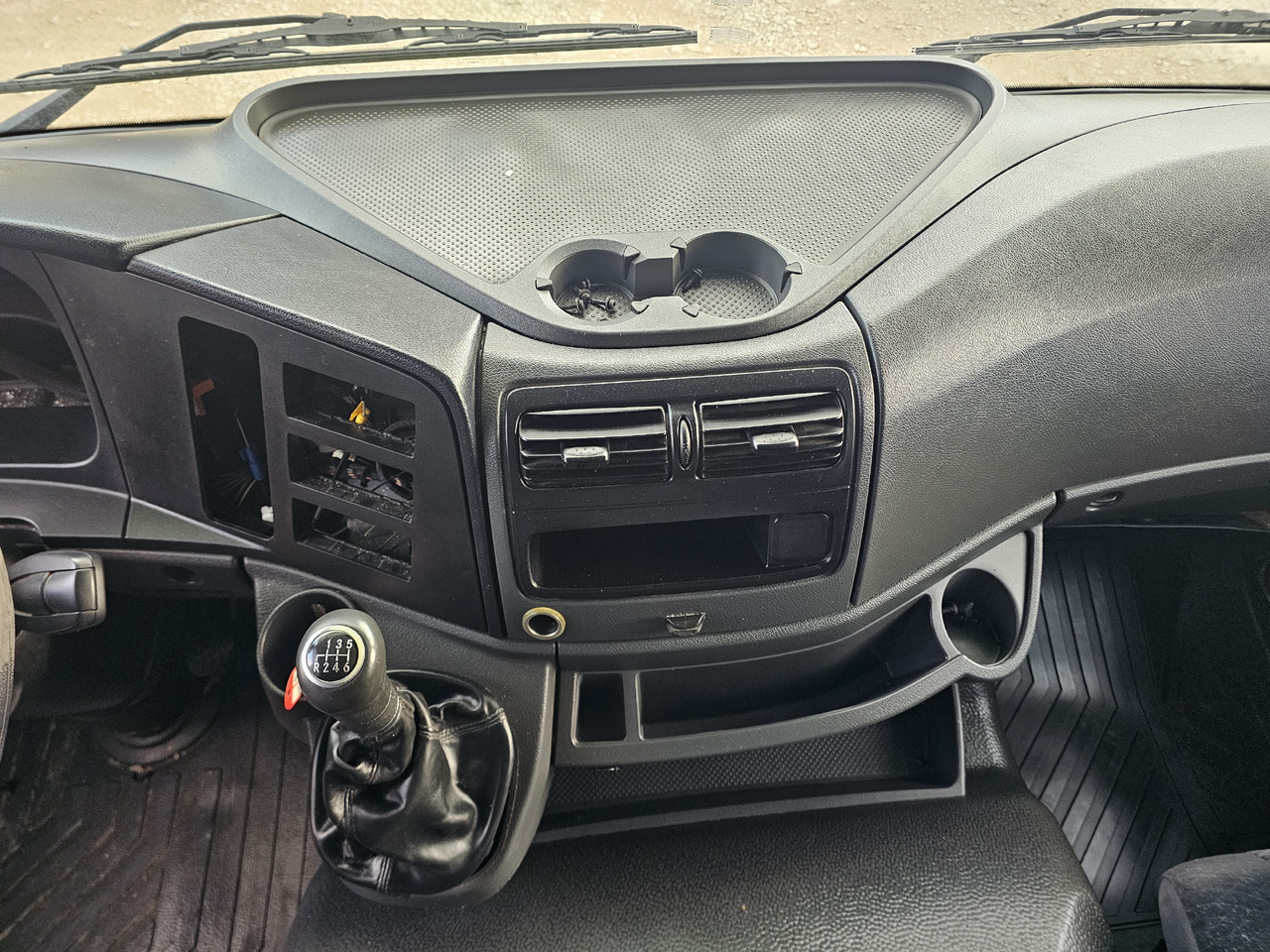 MERCEDES-BENZ ATEGO MP4 EURO 6 / DASHBOARD - RHD to LHD SWITCH SET - Palubná doska: obrázok 4 MERCEDES-BENZ ATEGO MP4 EURO 6 / DASHBOARD - RHD to LHD SWITCH SET - Palubná doska: obrázok 4