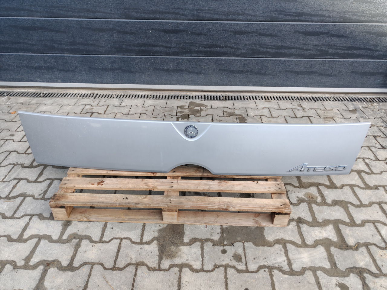 MERCEDES-BENZ ATEGO MP4 EURO 6 / FRONT BONNET - Kapota: obrázok 2 MERCEDES-BENZ ATEGO MP4 EURO 6 / FRONT BONNET - Kapota: obrázok 2