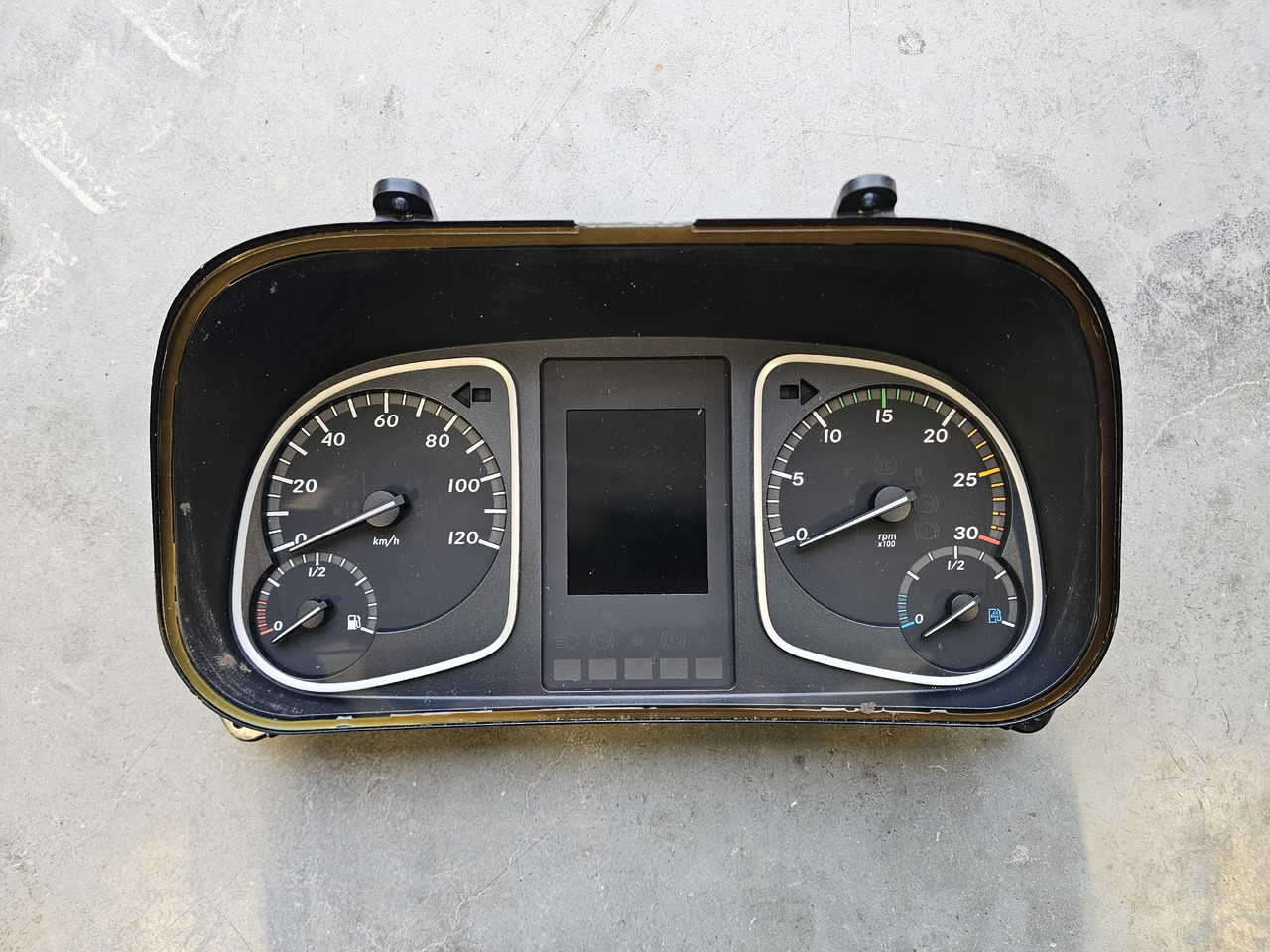 MERCEDES-BENZ ATEGO EURO 6 / DASHBOARD COUNTER / A9674464321 ZGS-001 - Náhradný diel: obrázok 2 MERCEDES-BENZ ATEGO EURO 6 / DASHBOARD COUNTER / A9674464321 ZGS-001 - Náhradný diel: obrázok 2