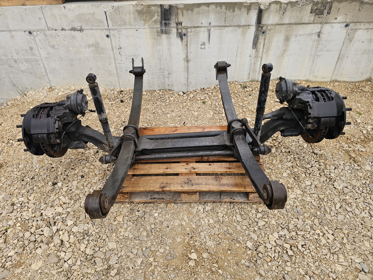 RENAULT MAGNUM DXI / COMPLETE FRONT AXLE / HUB SPRING - Predná náprava: obrázok 2 RENAULT MAGNUM DXI / COMPLETE FRONT AXLE / HUB SPRING - Predná náprava: obrázok 2