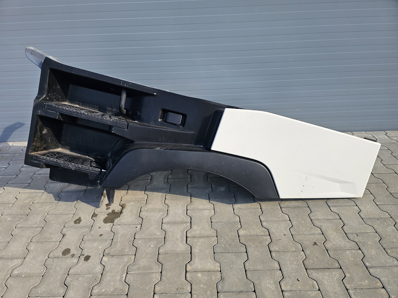 RENAULT RANGE T / HIGH CAB / LEFT FOOTSTEP / 82244459 - Schodík: obrázok 2 RENAULT RANGE T / HIGH CAB / LEFT FOOTSTEP / 82244459 - Schodík: obrázok 2