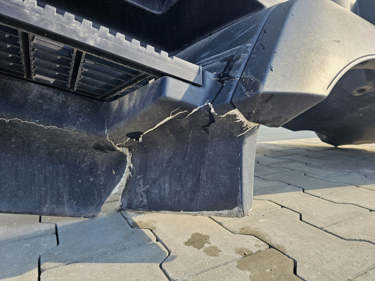 RENAULT RANGE T / HIGH CAB / LEFT FOOTSTEP / 82244459 - Schodík: obrázok 3 RENAULT RANGE T / HIGH CAB / LEFT FOOTSTEP / 82244459 - Schodík: obrázok 3