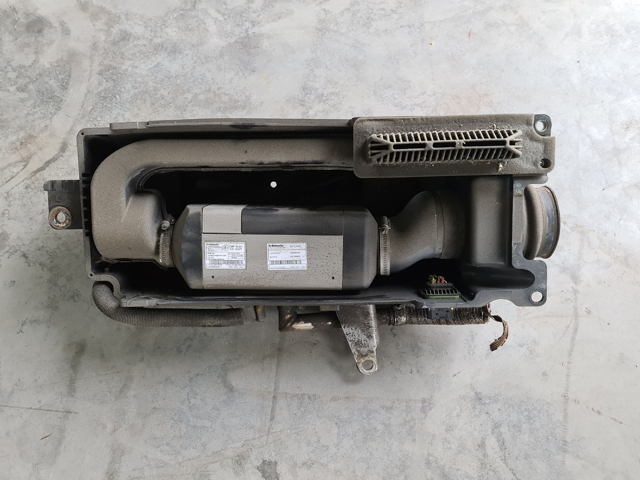 RENAULT RANGE T / WEBASTO AIR TOP EVO 2000 - Kúrenie/ Vetranie: obrázok 2 RENAULT RANGE T / WEBASTO AIR TOP EVO 2000 - Kúrenie/ Vetranie: obrázok 2