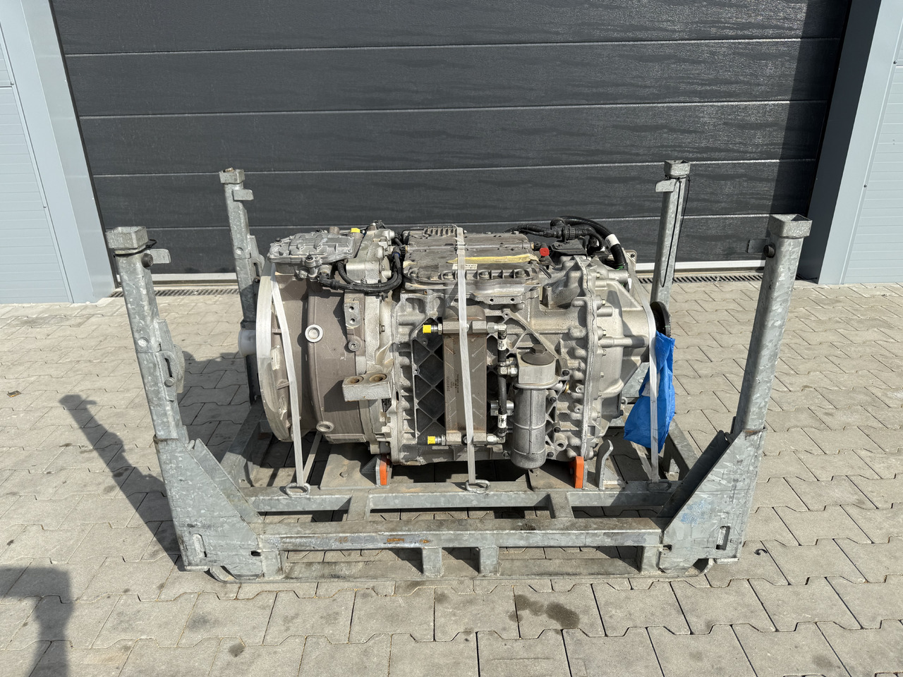 VOLVO BUS HYBRID Automatic gearbox AT2412F electric motor EMDS120 (EMD300B) / NEW - Prevodovka pre Mestský autobus: obrázok 2 VOLVO BUS HYBRID Automatic gearbox AT2412F electric motor EMDS120 (EMD300B) / NEW - Prevodovka pre Mestský autobus: obrázok 2