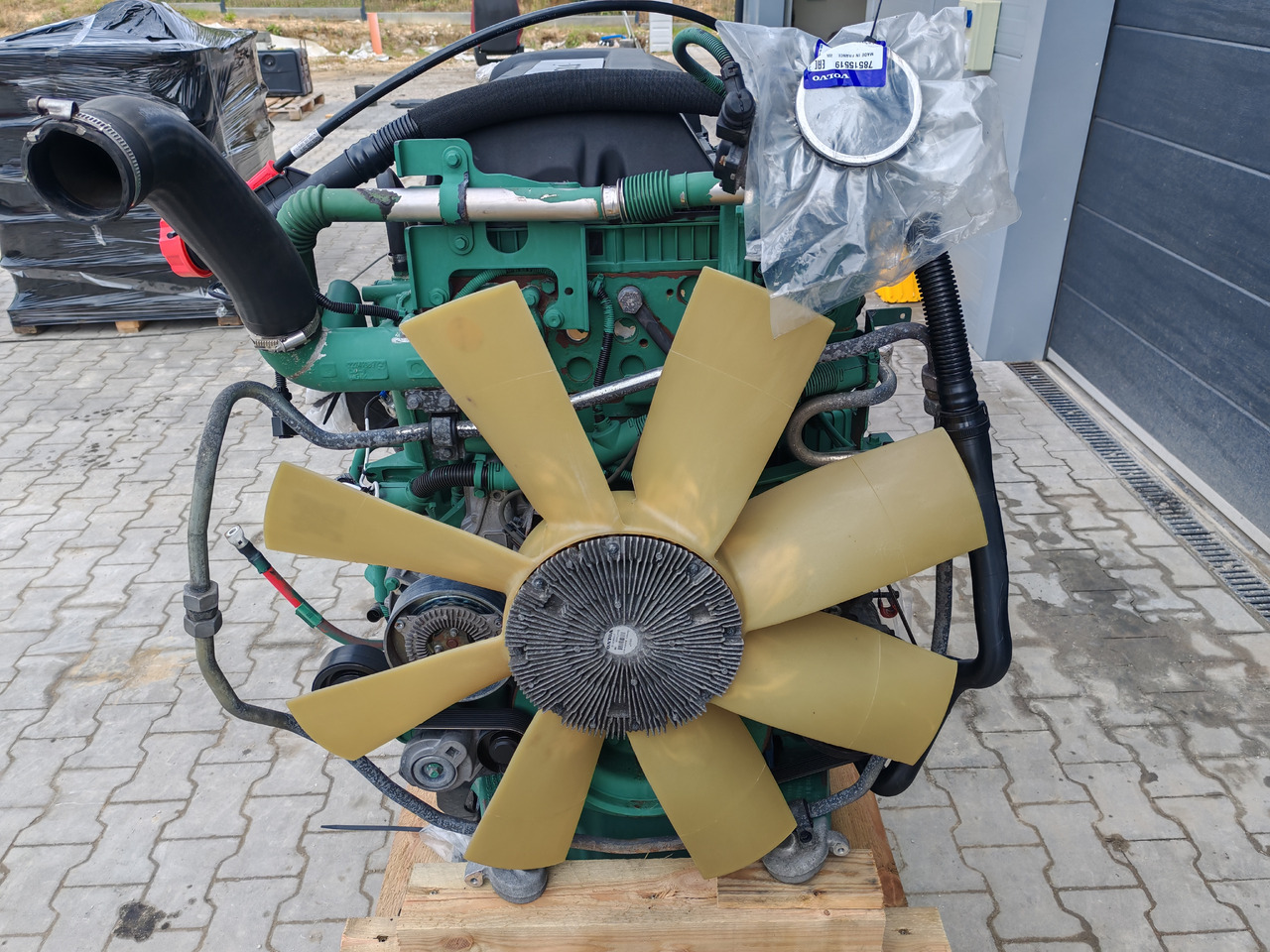 VOLVO FH4 EURO 6 / D13K460 EUVI / COMPLETE ENGINE - Motor: obrázok 5 VOLVO FH4 EURO 6 / D13K460 EUVI / COMPLETE ENGINE - Motor: obrázok 5