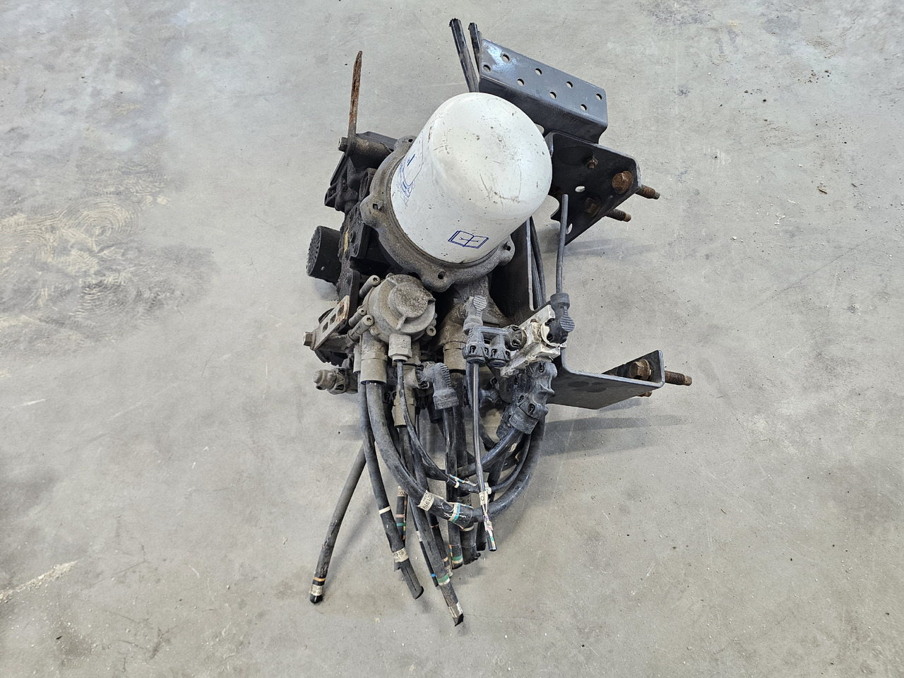 VOLVO FH4 FM4 EURO 6 / AIR DRYIER / EL2501 / 22358797 - Brzdový ventil: obrázok 3 VOLVO FH4 FM4 EURO 6 / AIR DRYIER / EL2501 / 22358797 - Brzdový ventil: obrázok 3