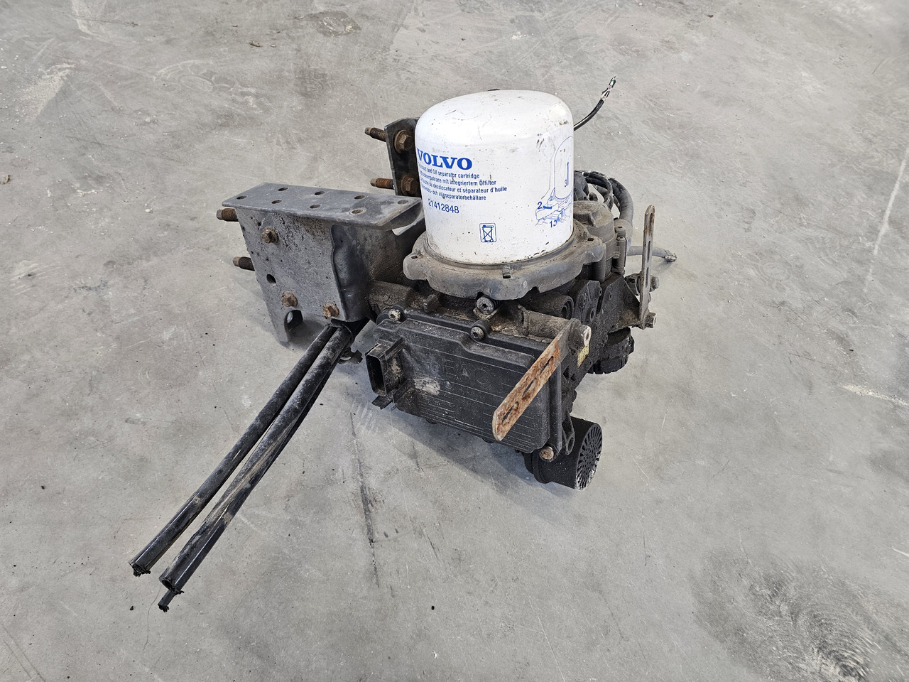 VOLVO FH4 FM4 EURO 6 / AIR DRYIER / EL2501 / 22358797 - Brzdový ventil: obrázok 4 VOLVO FH4 FM4 EURO 6 / AIR DRYIER / EL2501 / 22358797 - Brzdový ventil: obrázok 4