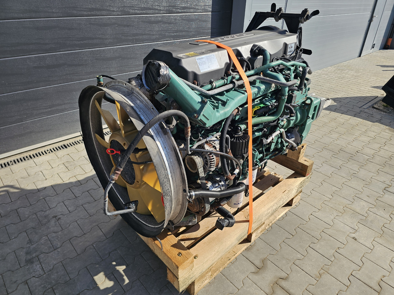 VOLVO FM / D11C 410 EEV / COMPLETE ENGINE - Motor: obrázok 3 VOLVO FM / D11C 410 EEV / COMPLETE ENGINE - Motor: obrázok 3