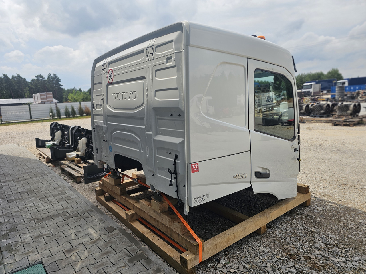 VOLVO FM5 LOW ROOF / L2 H1 / COMPLETE CAB / 2022 - Kabína: obrázok 5 VOLVO FM5 LOW ROOF / L2 H1 / COMPLETE CAB / 2022 - Kabína: obrázok 5