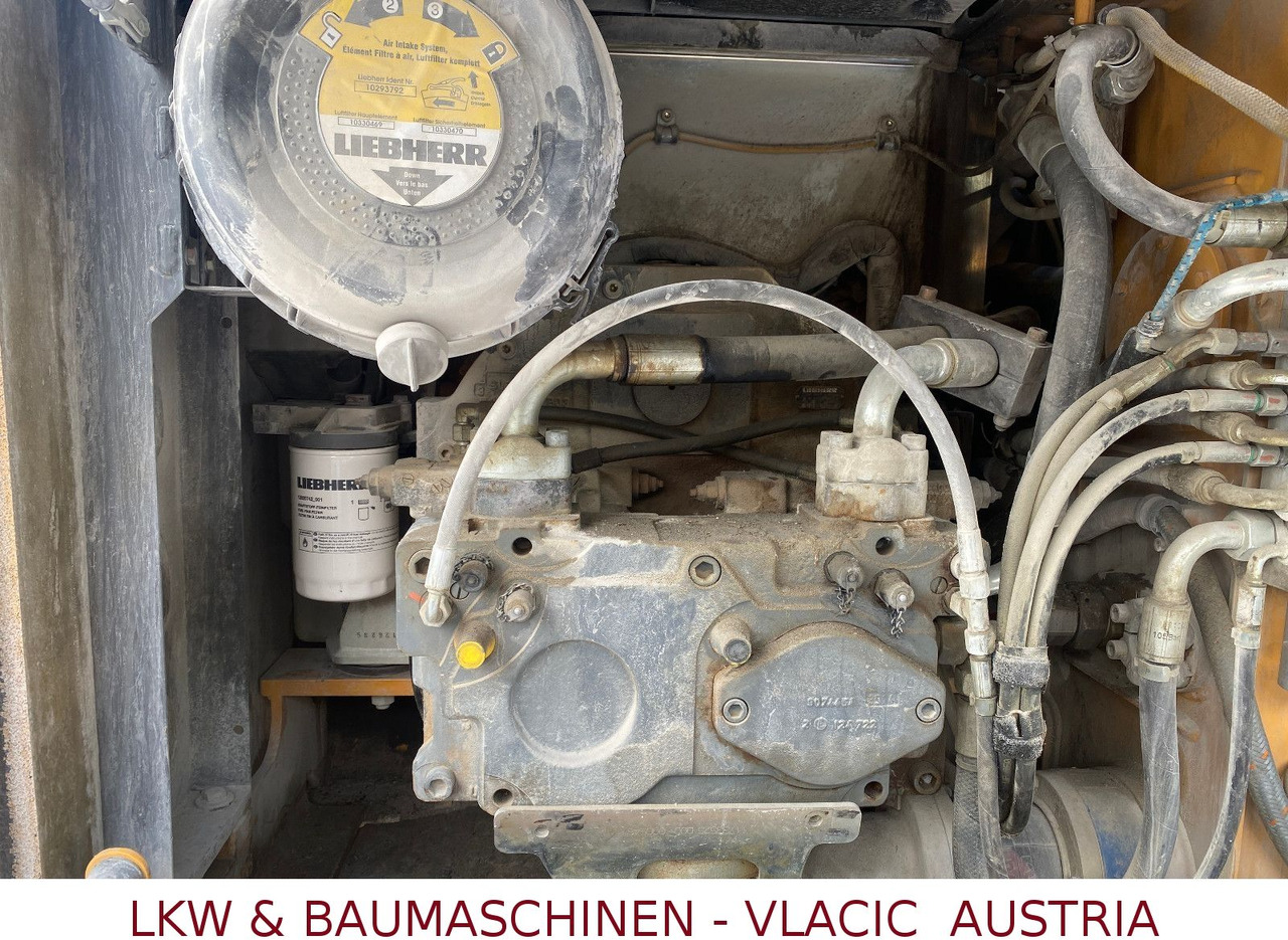 Pásové rýpadlo Liebherr R 924 LC: obrázok 8 Pásové rýpadlo Liebherr R 924 LC: obrázok 8