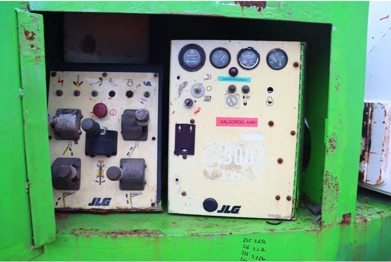 Kĺbová pracovná plošina JLG 150 HAX: obrázok 11