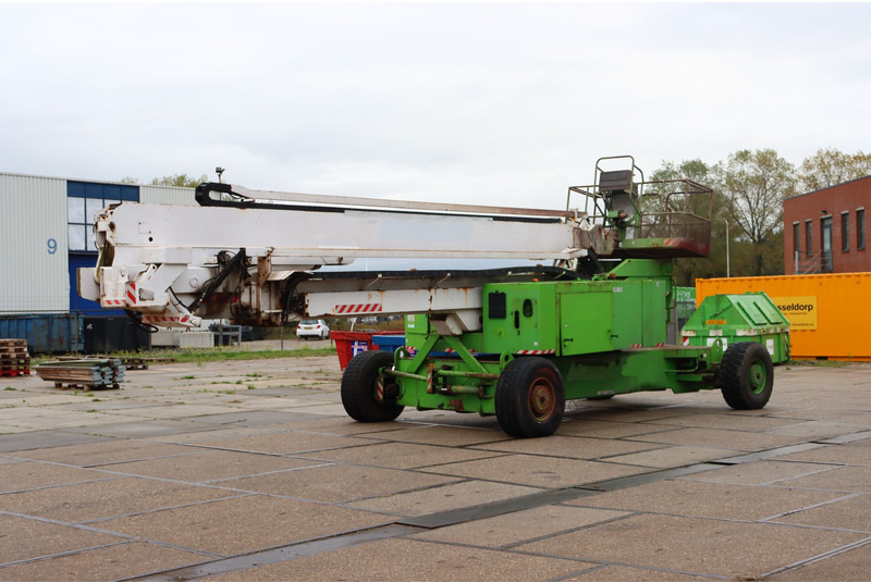Kĺbová pracovná plošina JLG 150 HAX: obrázok 8