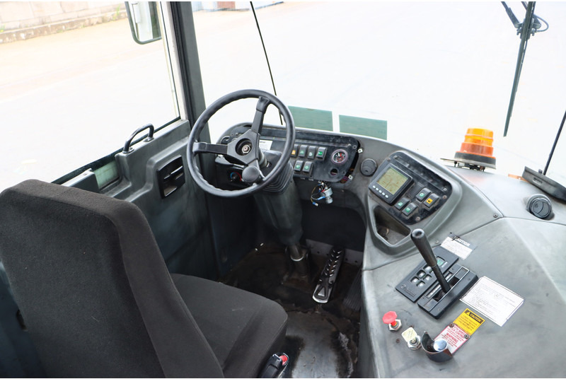 Kalmar TT612D - Terminálový ťahač: obrázok 2 Kalmar TT612D - Terminálový ťahač: obrázok 2
