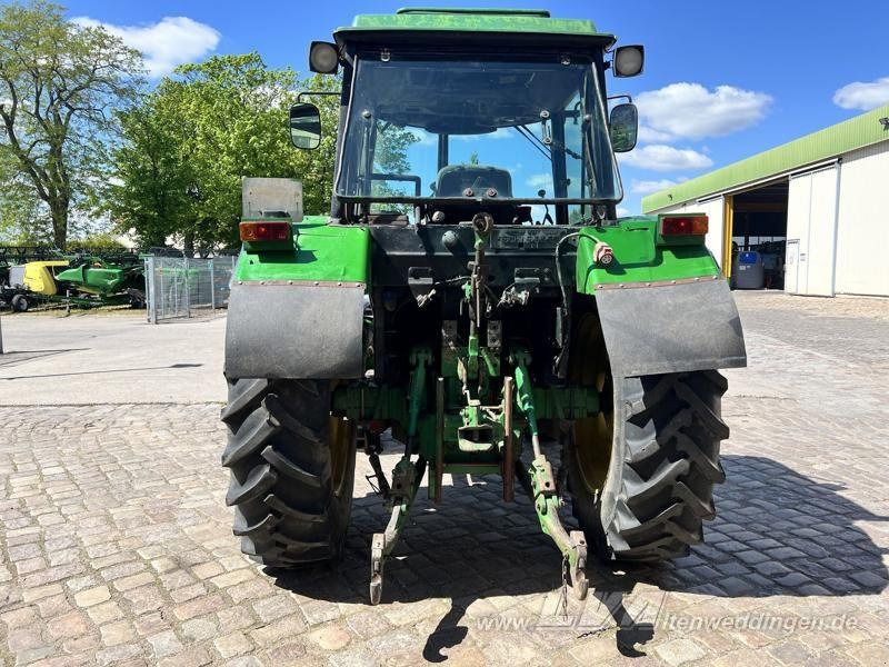 John Deere 3350 - Traktor: obrázok 5 John Deere 3350 - Traktor: obrázok 5