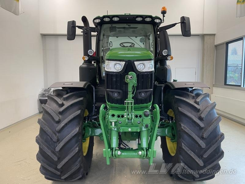 John Deere 6R 230 - Traktor: obrázok 4 John Deere 6R 230 - Traktor: obrázok 4