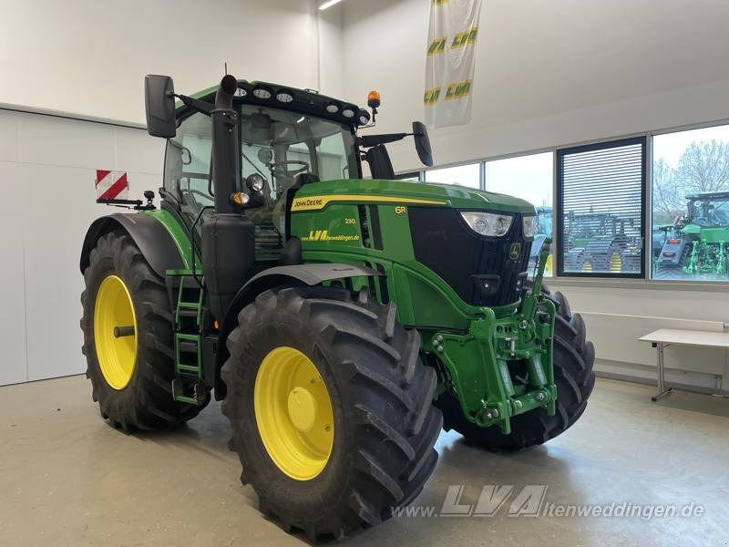 John Deere 6R 230 - Traktor: obrázok 3 John Deere 6R 230 - Traktor: obrázok 3