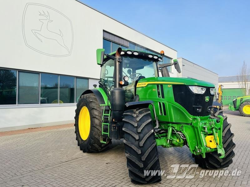 John Deere 6R 250 - Traktor: obrázok 1 John Deere 6R 250 - Traktor: obrázok 1